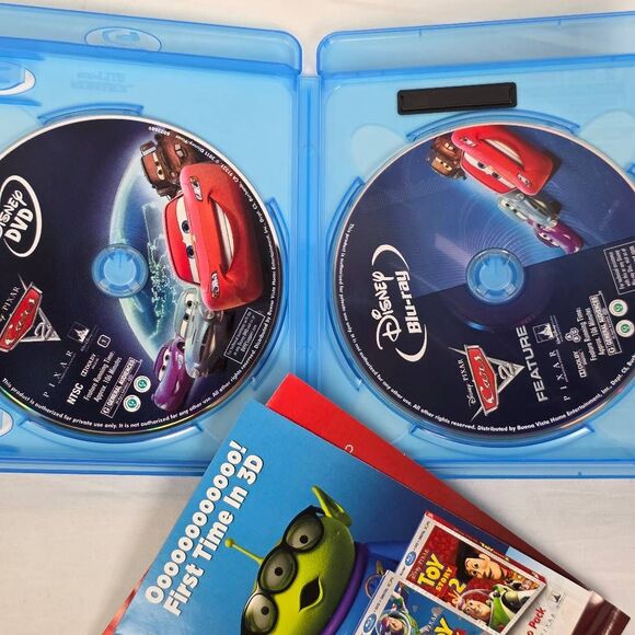 Disney Pixar Cars 2 Blu-Ray + DVD Combo Lightning McQueen - Picture 3 of 4